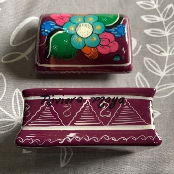 RIVIERA Maya Hand painted red clay trinket box - Picture 5 of 10